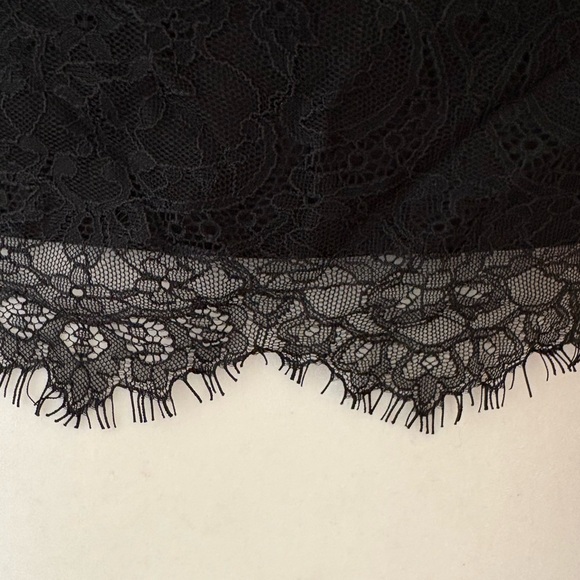 Medium H&M Divided Black Floral Lace Sheer Crop Top - Picture 6 of 10